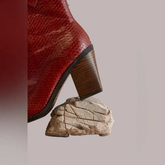 Rodeo Ruby Paneled Western Boots - Picture 4 of 11